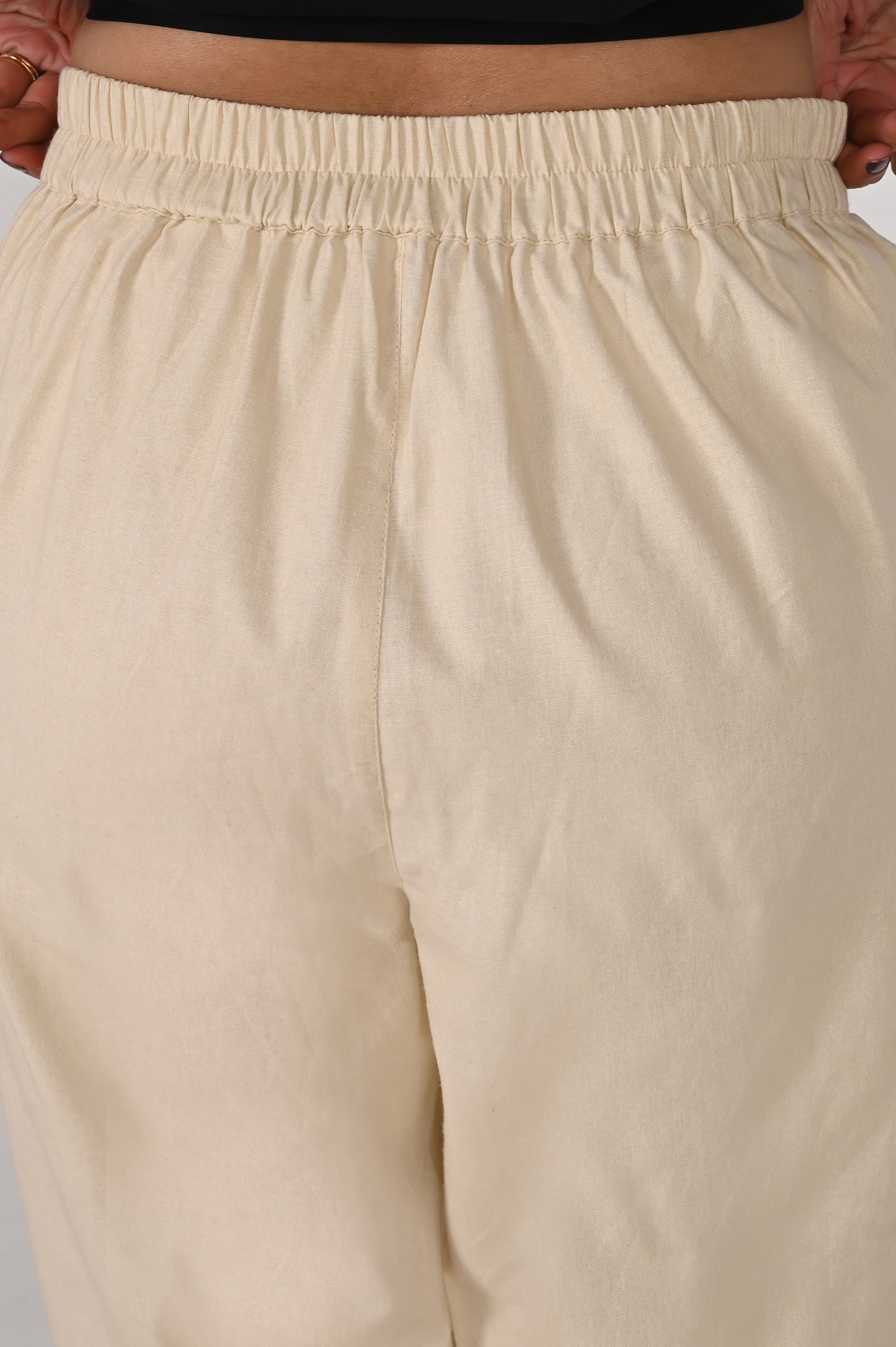 Half-elasticated design cotton pant for women